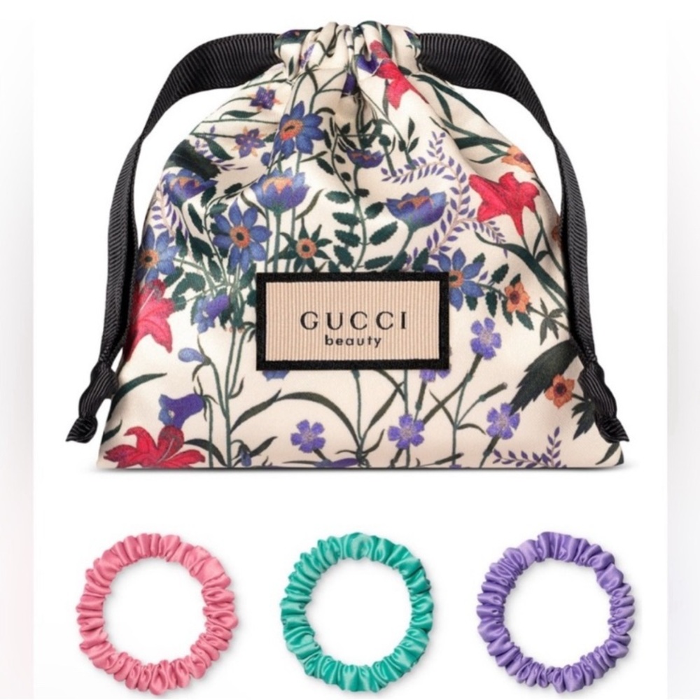 Gucci Satin floral bag with 3 Gucci scrunchies. Bag can be used for many things - Picture 4 of 4